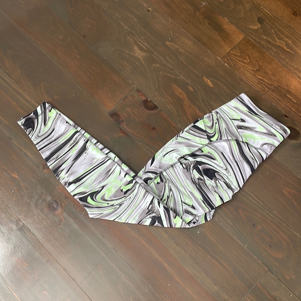 NWT Lululemon Swift Speed HR Tight 28”